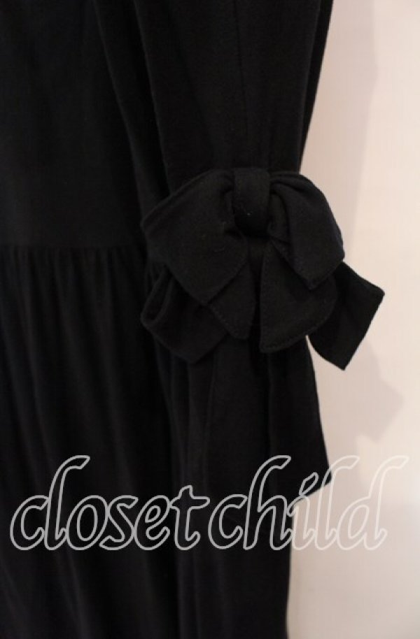 画像2: KANEKO ISAO / サイドリボンカットジャンパースカート  クロ O-25-10-21-033-EL-OP-IG-ZT392 (2)