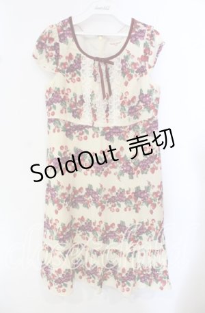 画像: Emily Temple cute / フルーツボーダーワンピース  アイボリー O-25-10-21-044-ET-OP-OW-ZT268