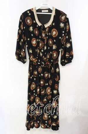 画像: KANEKO ISAO / 花額縁柄ワンピース  クロ O-25-10-21-106-EL-OP-OW-ZT354