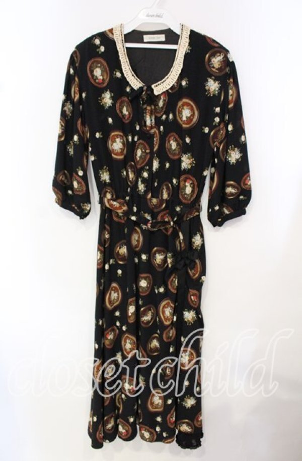 画像1: KANEKO ISAO / 花額縁柄ワンピース  クロ O-25-10-21-106-EL-OP-OW-ZT354 (1)