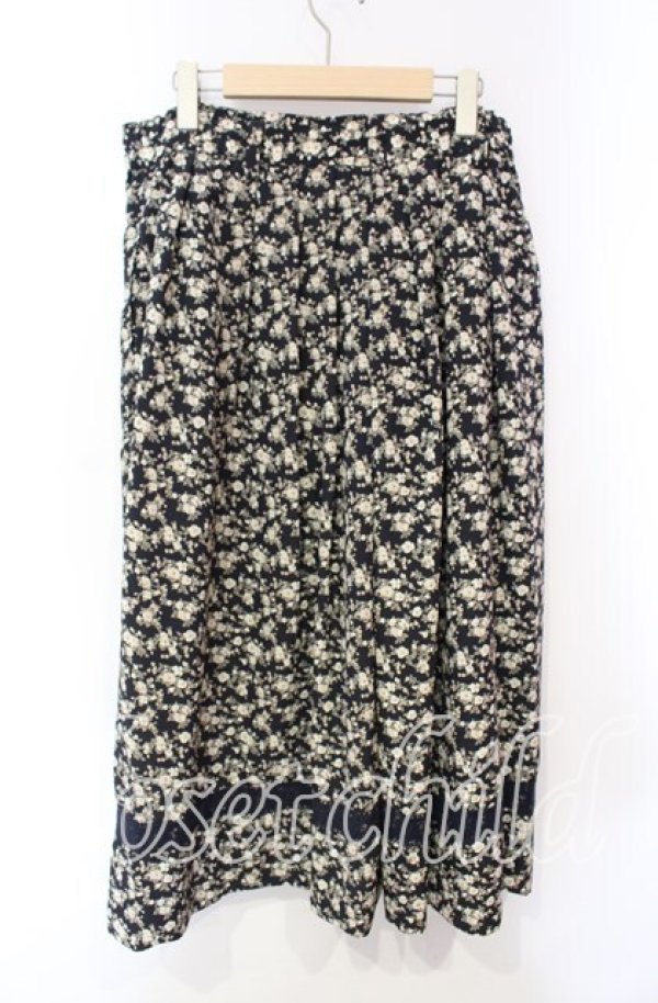 画像3: 【SALE】KETTY / 小薔薇柄ロングスカート LL クロ×ネイビー O-25-10-21-018-EL-SK-IG-ZT49 (3)