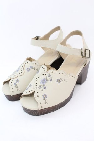 画像: Fi.n.t / 小花刺繍ウッドライクソールサンダル M アイボリー O-25-10-23-1053-CA-SH-IG-ZT-K022