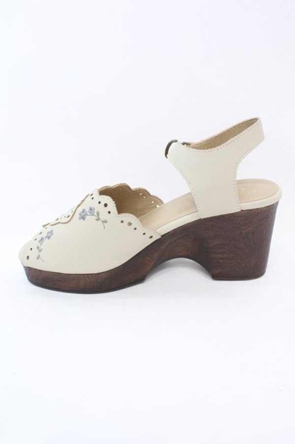 画像5: Fi.n.t / 小花刺繍ウッドライクソールサンダル M アイボリー O-25-10-23-1053-CA-SH-IG-ZT-K022 (5)