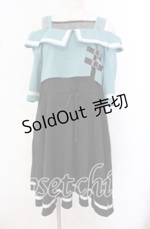 画像: IRO+IRO / クール&ガーリーに*ギミッックジップオフショルワンピース  クロ×グリーン O-25-10-23-092-LO-OP-IG-OS