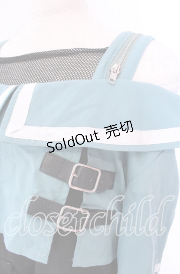 画像2: IRO+IRO / クール&ガーリーに*ギミッックジップオフショルワンピース  クロ×グリーン O-25-10-23-092-LO-OP-IG-OS (2)