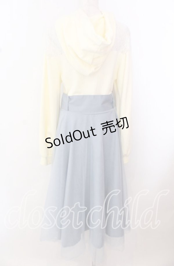 画像4: Favorite / オフショルパーカーと3層チュールスカートがふんわり舞う春風ワンピース M アイボリー×サックス O-25-10-23-093-LO-OP-IG-OS (4)