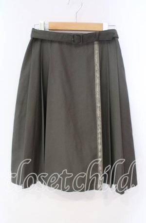 画像: F i.n.t / ロゴリボン使いプリーツスカート  グリーン O-25-10-28-043-CA-SK-IG-OS