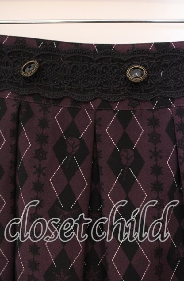画像2: axes femme / Disney/アーガイルシルエットスカート  ワイン×クロ O-25-10-28-060-AX-SK-IG-OS (2)