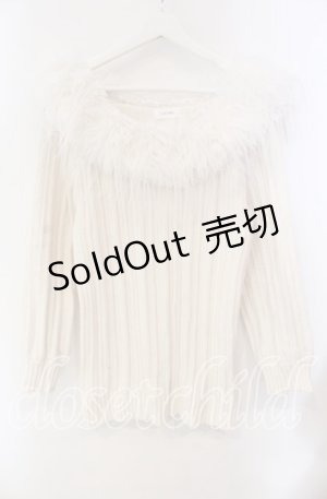 画像: EATME / フェイクファーオフショルダーニットワンピ F シロ O-25-10-28-079-LO-TO-OW-OS