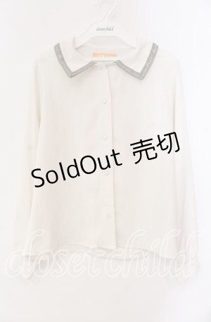 画像: 【SALE】Fi.n.t / ロゴリボン使いビッグカラーブラウス  オフ×グリーン O-25-10-28-084-CA-BL-IG-ZT512