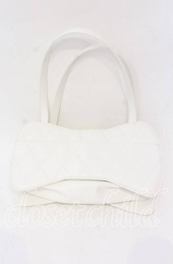 画像4: Angelic Pretty / キルティング宝石リボンバッグ  シロ O-25-10-28-008-AP-BG-IG-OS (4)