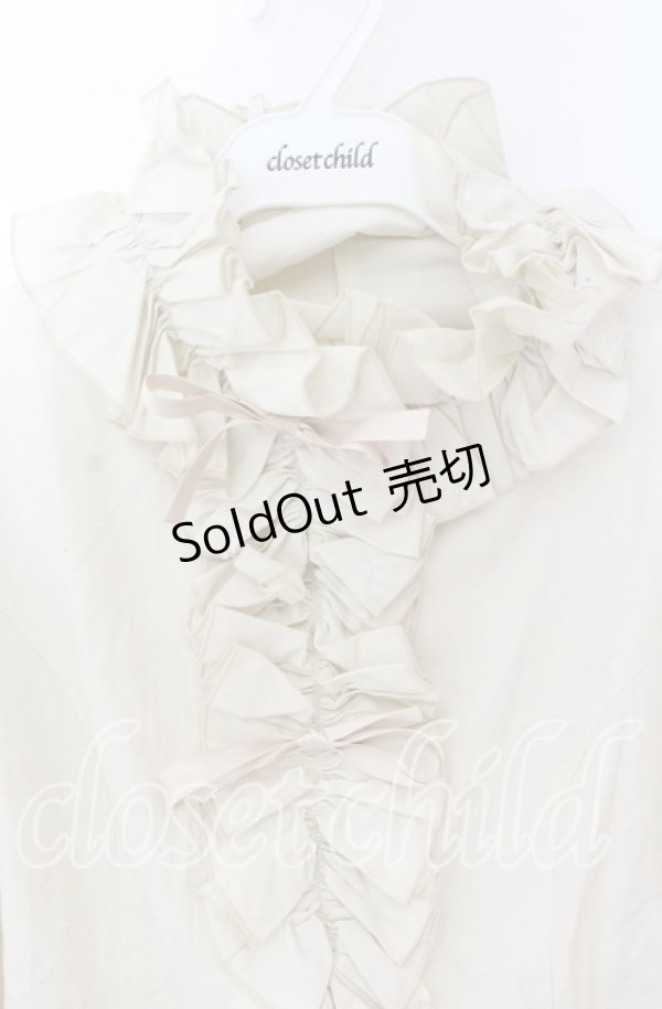 画像2: metamorphose / 共フリルブラウス（マトンスリーブ）  ベージュ O-25-10-29-071-ME-BL-IG-OS (2)