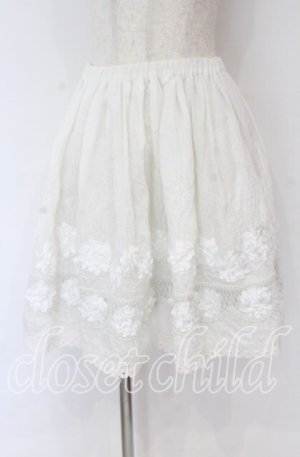 画像: BPN / フラワー配色スカート M ホワイト O-25-10-29-110-GO-SK-IG-OS