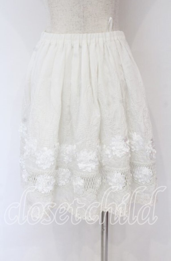 画像2: BPN / フラワー配色スカート M ホワイト O-25-10-29-110-GO-SK-IG-OS (2)