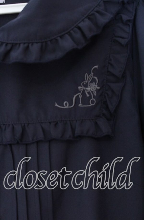 画像2: axes femme POETIQUE / バブーシュカ付ウサギ刺繍ブラウス M ネイビー O-25-10-29-014-AX-BL-OW-OS (2)