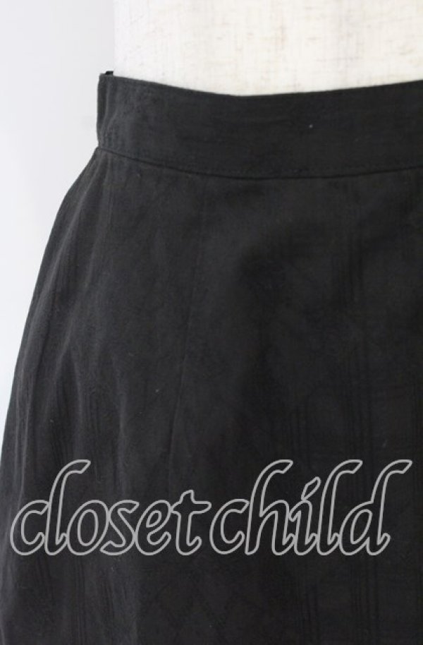 画像2: MIHO MATSUDA / 透かしレース柄スカート M ブラック O-25-10-29-132-GO-SK-OW-OS (2)