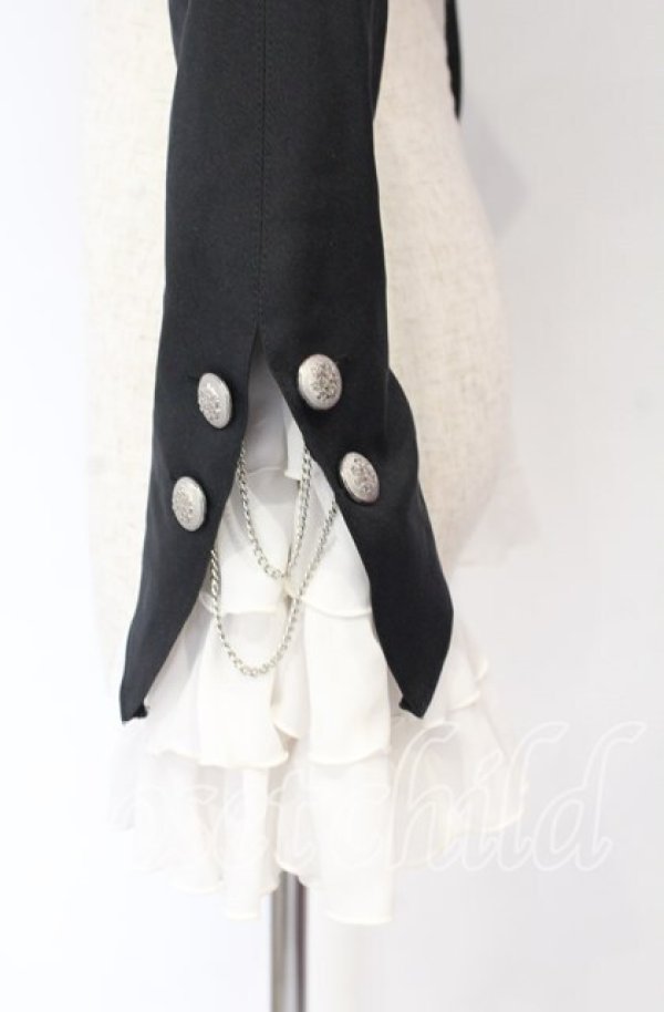 画像3: MARBLE / エンブレムチェーン付き姫袖ショートジャケット  ブラック×ホワイト O-25-10-29-023-GO-JA-IG-OS (3)