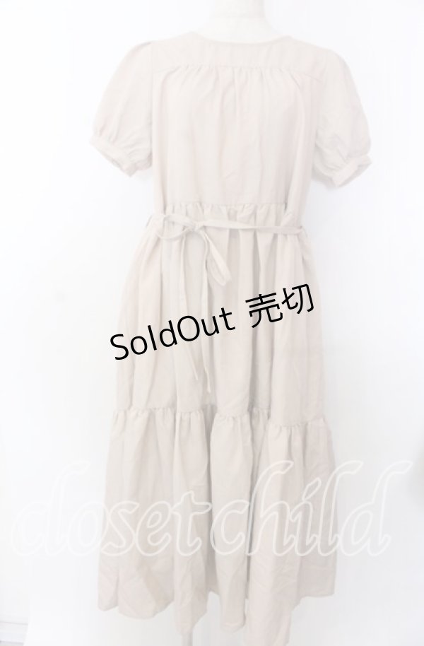 画像1: axes femme POETIQUE / ティアードロングワンピース  アイボリー O-25-10-30-1065-AX-OP-IG-OS (1)