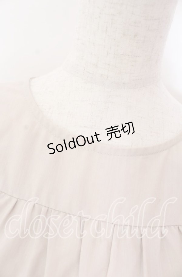 画像2: axes femme POETIQUE / ティアードロングワンピース  アイボリー O-25-10-30-1065-AX-OP-IG-OS (2)