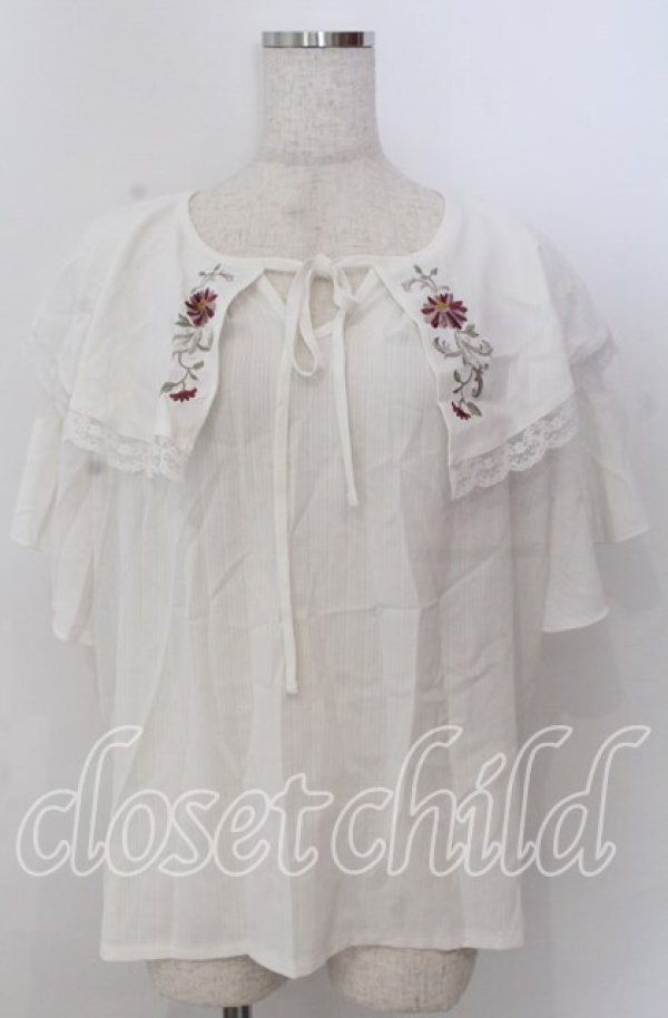 画像1: axes femme / 刺繍入ケープブラウス  オフ O-25-10-30-1098-AX-BL-IG-OS (1)