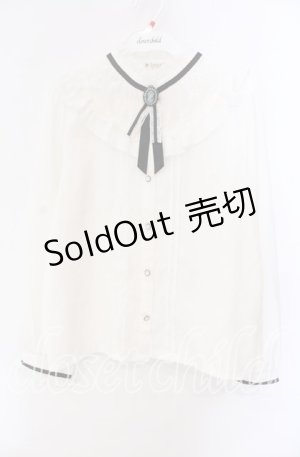 画像: axes femme / ブローチ付きヨークレースブラウス  オフ O-25-10-30-060-AX-BL-IG-OS