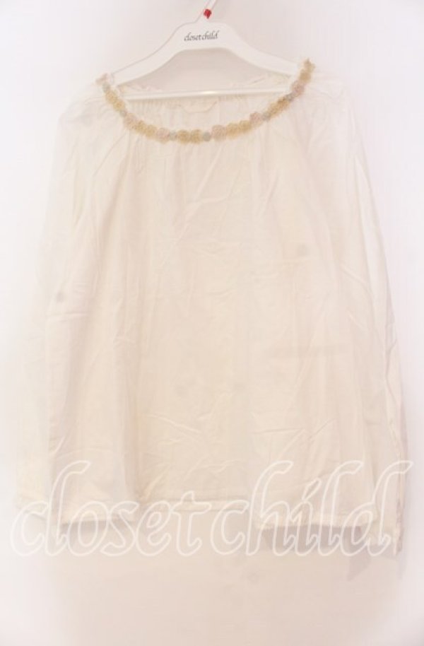 画像1: PINK HOUSE / フラワーモチーフプルブラウス  シロ O-25-10-31-077-LO-TO-IG-OS (1)