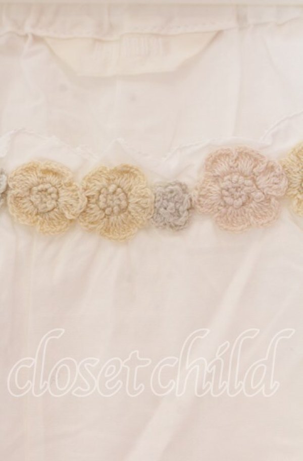 画像2: PINK HOUSE / フラワーモチーフプルブラウス  シロ O-25-10-31-077-LO-TO-IG-OS (2)