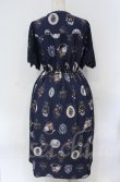 画像3: axes femme / アンティークフルーツ柄ワンピース  ネイビー O-25-10-31-3011-AX-OP-IG-OS (3)