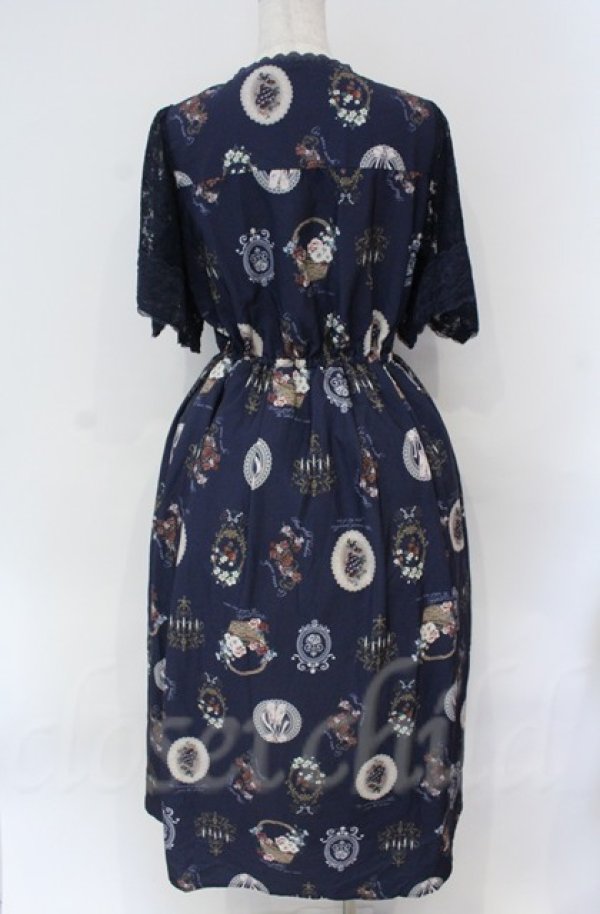 画像3: axes femme / アンティークフルーツ柄ワンピース  ネイビー O-25-10-31-3011-AX-OP-IG-OS (3)