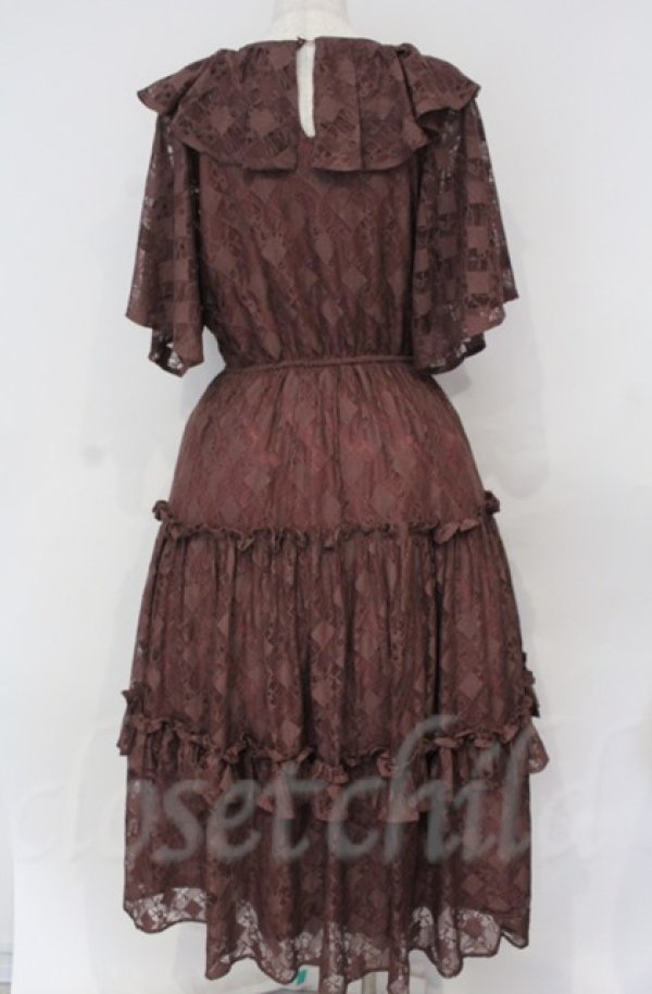 画像3: axes femme NOSTALGIE / フリルティアード総レースワンピース  ブラウン O-25-10-31-3021-AX-OP-IG-OS (3)