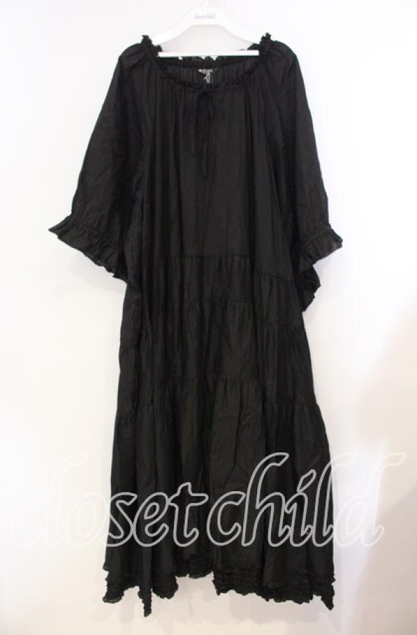 画像1: PINK HOUSE / ロゴ刺繍ピコフリルティアードワンピース【お直しあり】  クロ O-25-10-31-017-LO-OP-IG-OS (1)