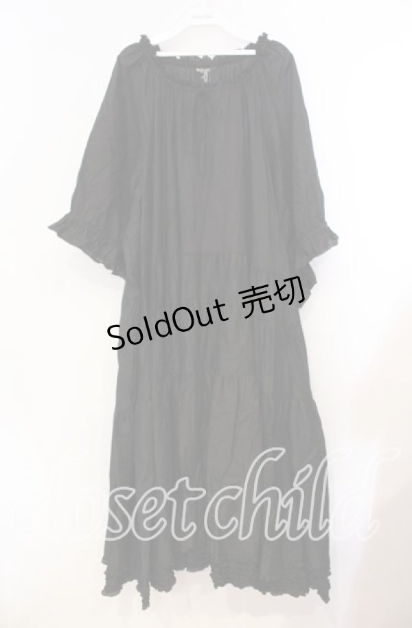 画像1: PINK HOUSE / ロゴ刺繍ピコフリルティアードワンピース【お直しあり】  クロ O-25-10-31-017-LO-OP-IG-ZT207 (1)