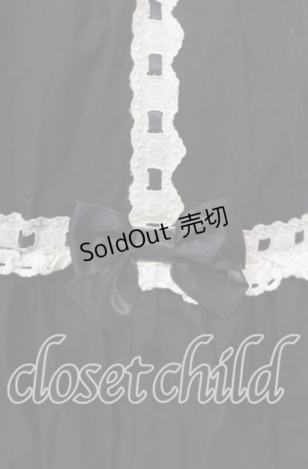 画像3: metamorphose / はしごレースジャンパースカート（無地）  クロ×オフ O-25-11-04-040-ME-OP-IG-OS (3)