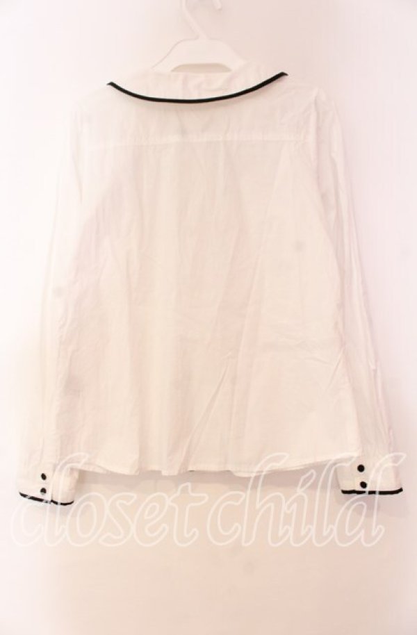 画像3: 【SALE】Fi.n.t / エンブレム刺繍ブラウス F シロ O-25-11-04-083-CA-BL-OW-ZT179 (3)