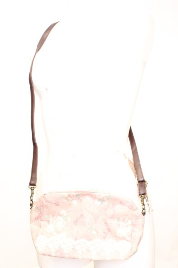 画像2: axes femme / ミニポシェット  ピンクベージュ トラベル柄 O-25-11-06-068-AX-BG-IG-ZT387 (2)