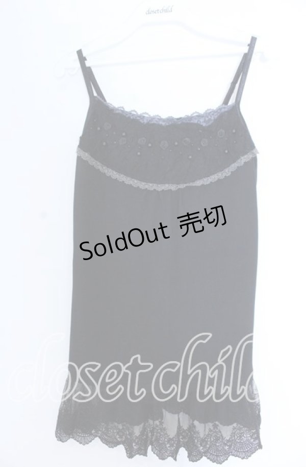 画像1: axes femme / 巻き薔薇ビーズ配色キャミソール  クロ O-25-11-07-060-AX-TO-IG-OS (1)