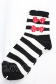 画像1: Angelic Pretty / ボーダーリボンクルー丈ソックス  クロ O-25-11-07-1038-AP-ZA-IG-OS (1)