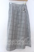 画像1: axes femme / 花刺繍チェック柄スカート  グレー O-25-11-07-015-AX-SK-IG-OS (1)