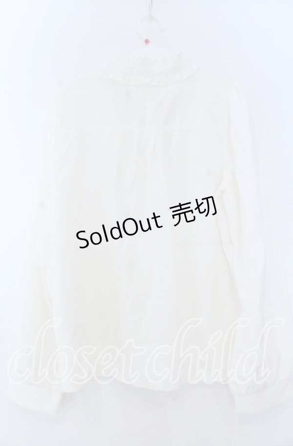 画像2: axes femme / カメオ×ジャボブローチ付ブラウス  アイボリー O-25-11-07-035-AX-BL-IG-OS (2)