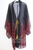 画像1: axes femme kawaii / 彼岸花柄シアー着物風羽織  クロ×アカ O-25-11-07-043-AX-TO-IG-OS (1)