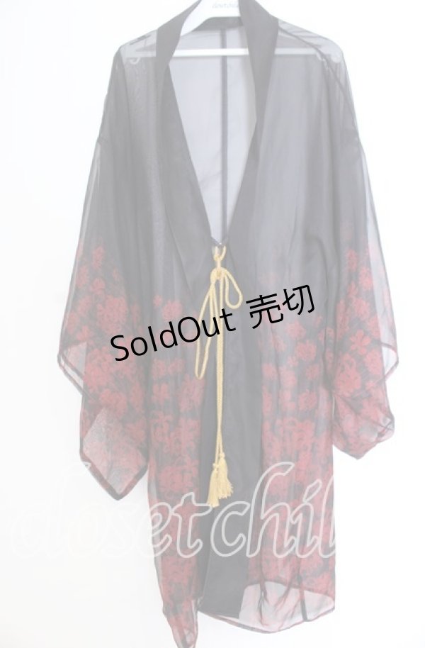 画像1: axes femme kawaii / 彼岸花柄シアー着物風羽織  クロ×アカ O-25-11-07-043-AX-TO-IG-OS (1)