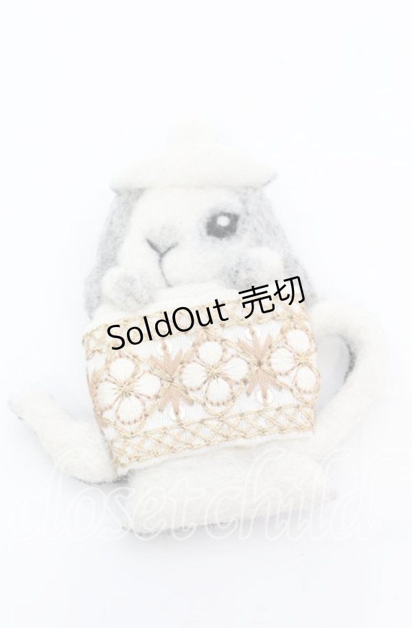 画像1: 【SALE】LOLITAその他 / うさぎブローチ   O-25-11-08-1047-LO-AC-OW-ZT422-F001 (1)