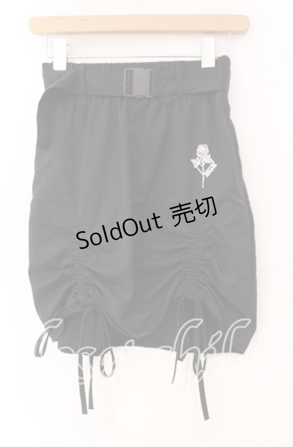 画像1: NieR Clothing /ACK ROSE ARRANGE SKIRT【ベルト付き】スカート  ブラック O-25-11-08-053-PU-SK-IG-OS (1)