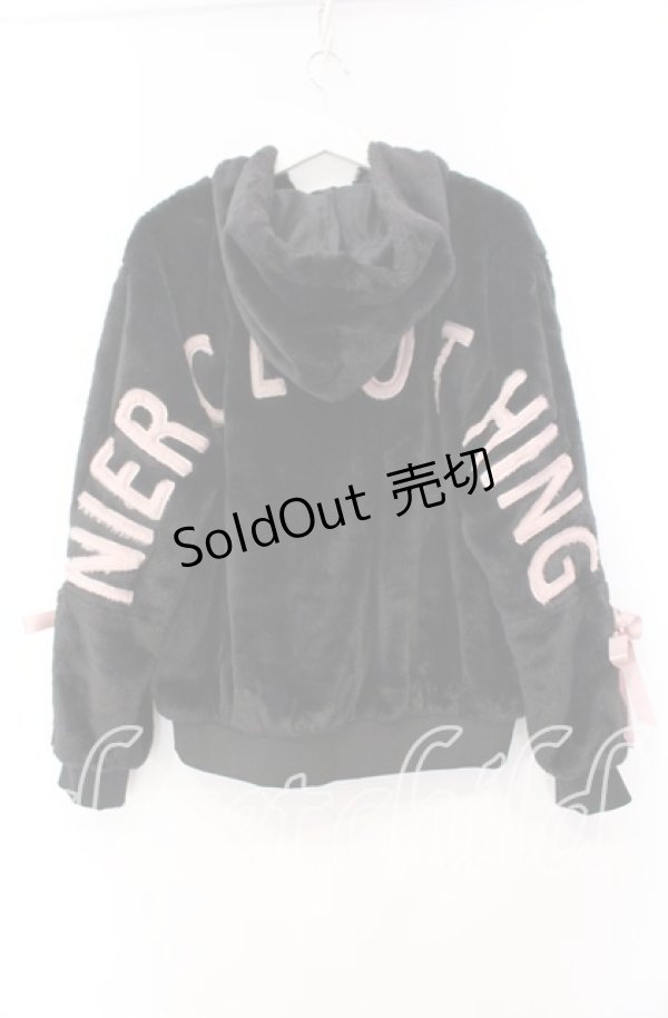 画像4: NieR Clothing / 超ふわもこスリーブレースアップバックロゴジップアウター  ブラック×ピンク O-25-11-10-098-PU-CO-IG-OS (4)