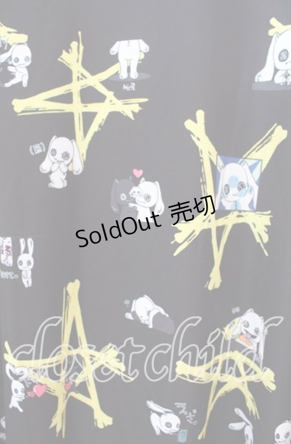 画像2: 【SALE】NieR CLOTHING / 転写Tシャツ  ブラック×イエロー O-25-11-11-038-PU-TS-IG-ZT339 (2)