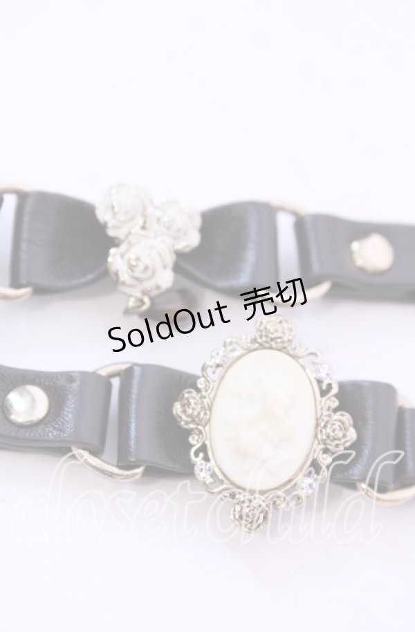 画像2: axes femme / バラ×カメオストールクリップ  ブラウン O-25-11-11-1067-AX-AC-OW-OS (2)