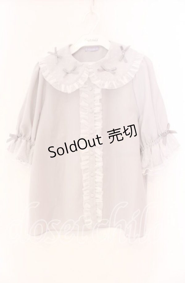 画像1: axes femme kawaii / プチリボン半袖ブラウス  グレー O-25-11-11-079-AX-BL-IG-OS (1)