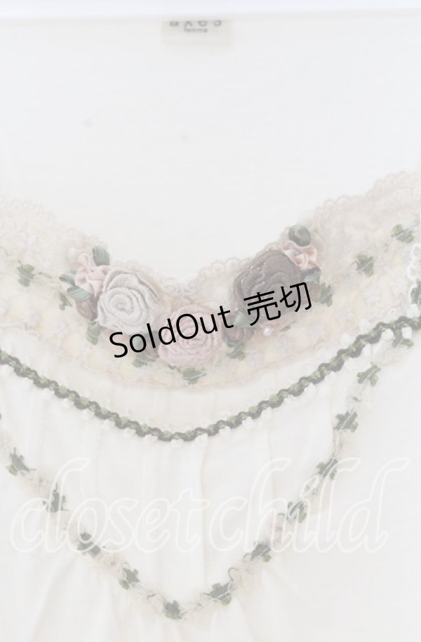 画像2: axes femme / 巻き薔薇タックタンクトップ  アイボリー O-25-11-11-2045-AX-TO-IG-OS (2)