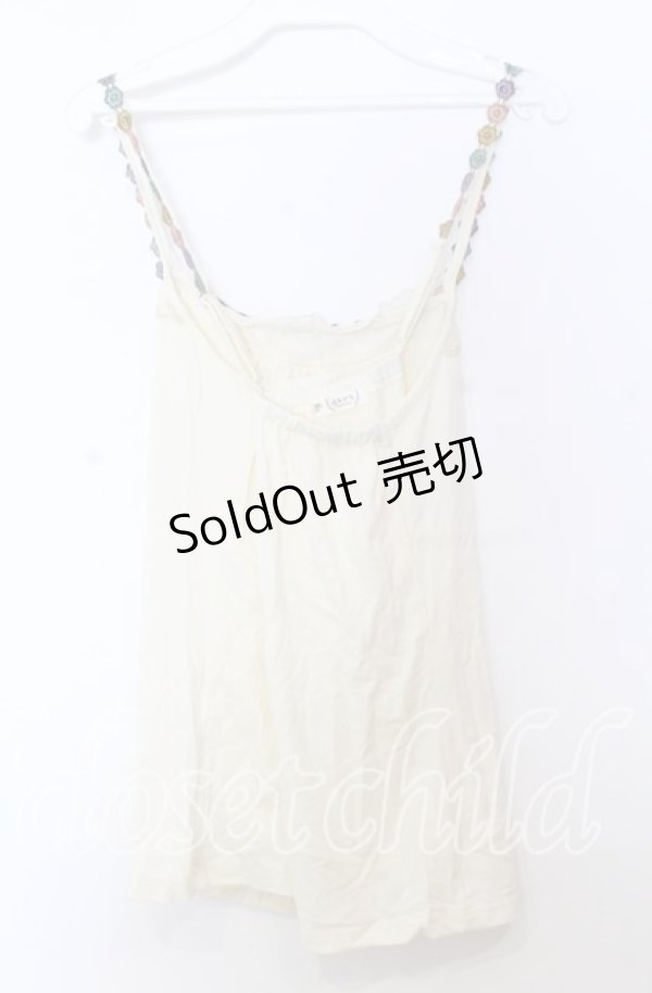 画像2: 【SALE】axes femme / フラワーレースキャミトップス  オフ O-25-11-14-041-AX-TO-IG-ZT315 (2)