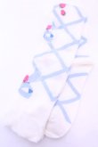 画像1: Lovely Tency / 眞白ありすコラボ/編み上げリボン風いちご柄オーバーニーソックス  シロ×サックス O-25-11-14-1050-LO-AC-OW-OS (1)